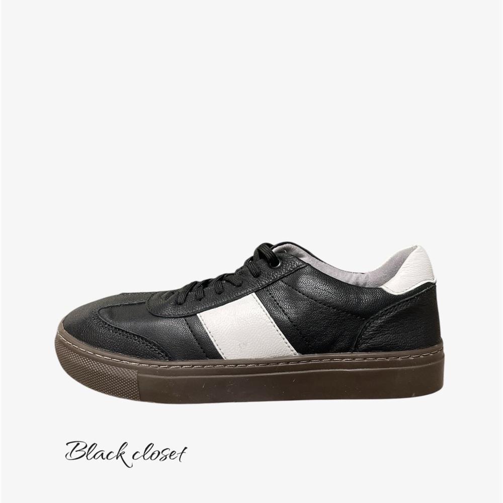 Boys Black and Tan Casual Sneakers